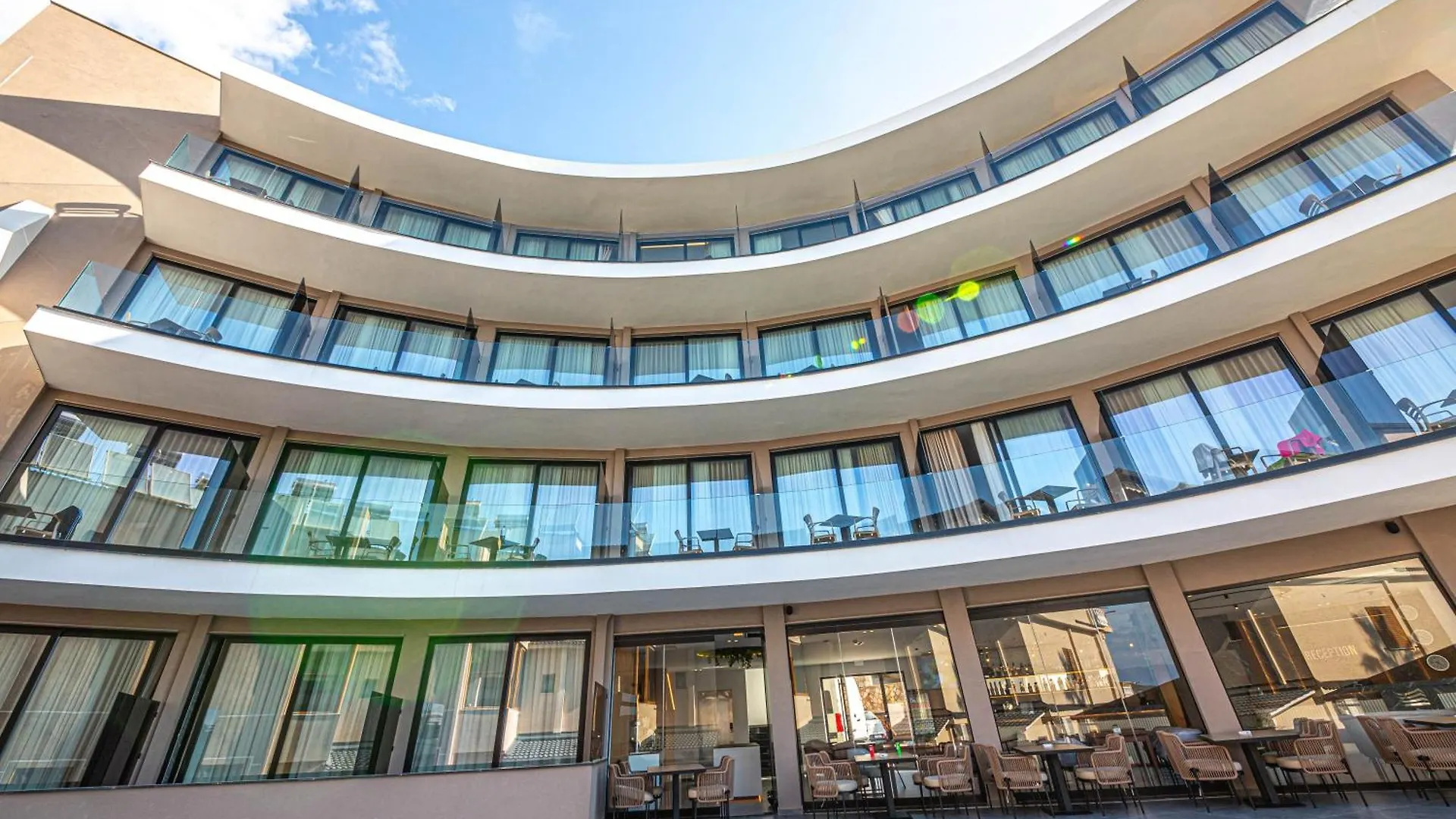 Nobbu Hotel Ksamil 4*,  Albania