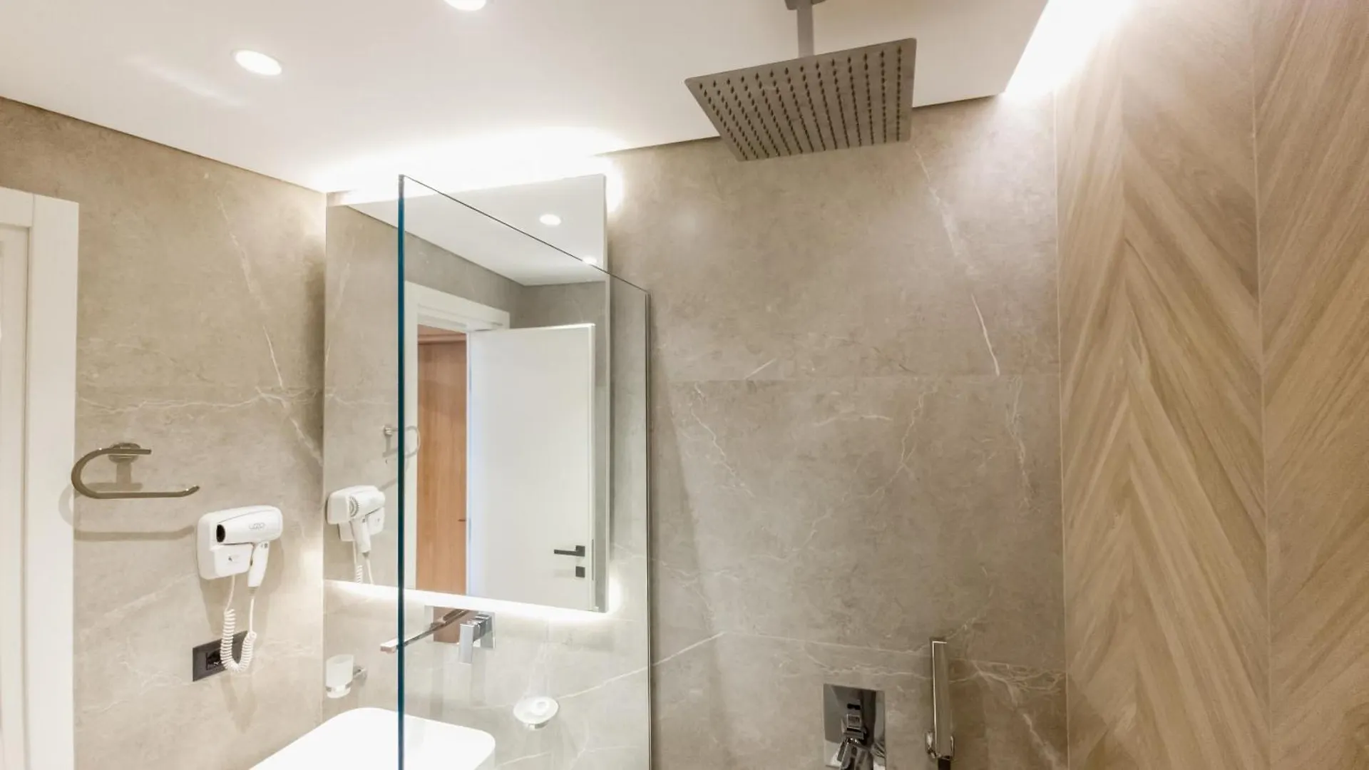 Nobbu Hotel Ksamil