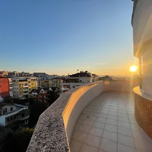 - Private Quarto em Acomodações Particulares Tirana