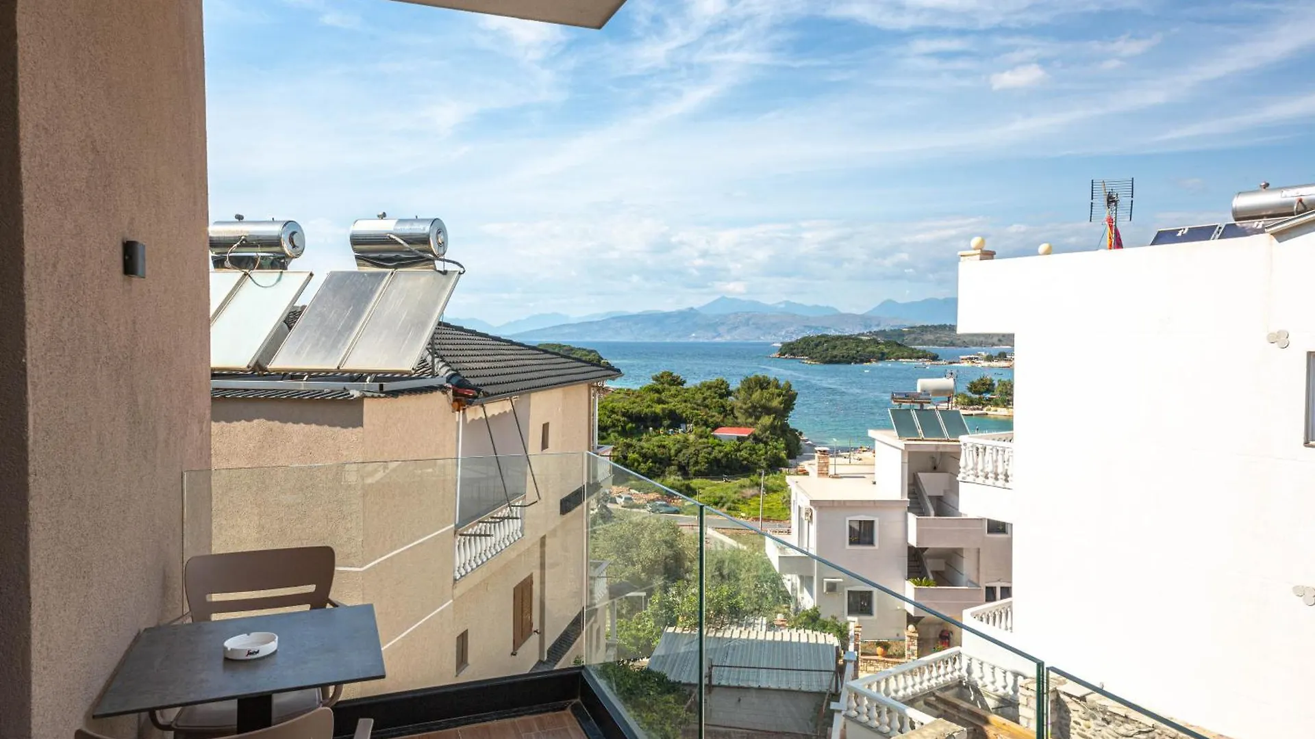 Nobbu Hotel Ksamil 4*,