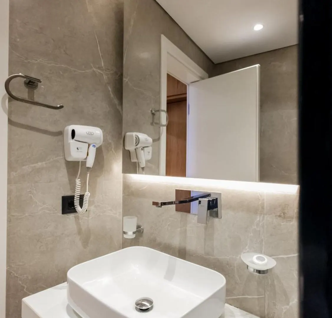 Nobbu Hotel Ksamil 4*,