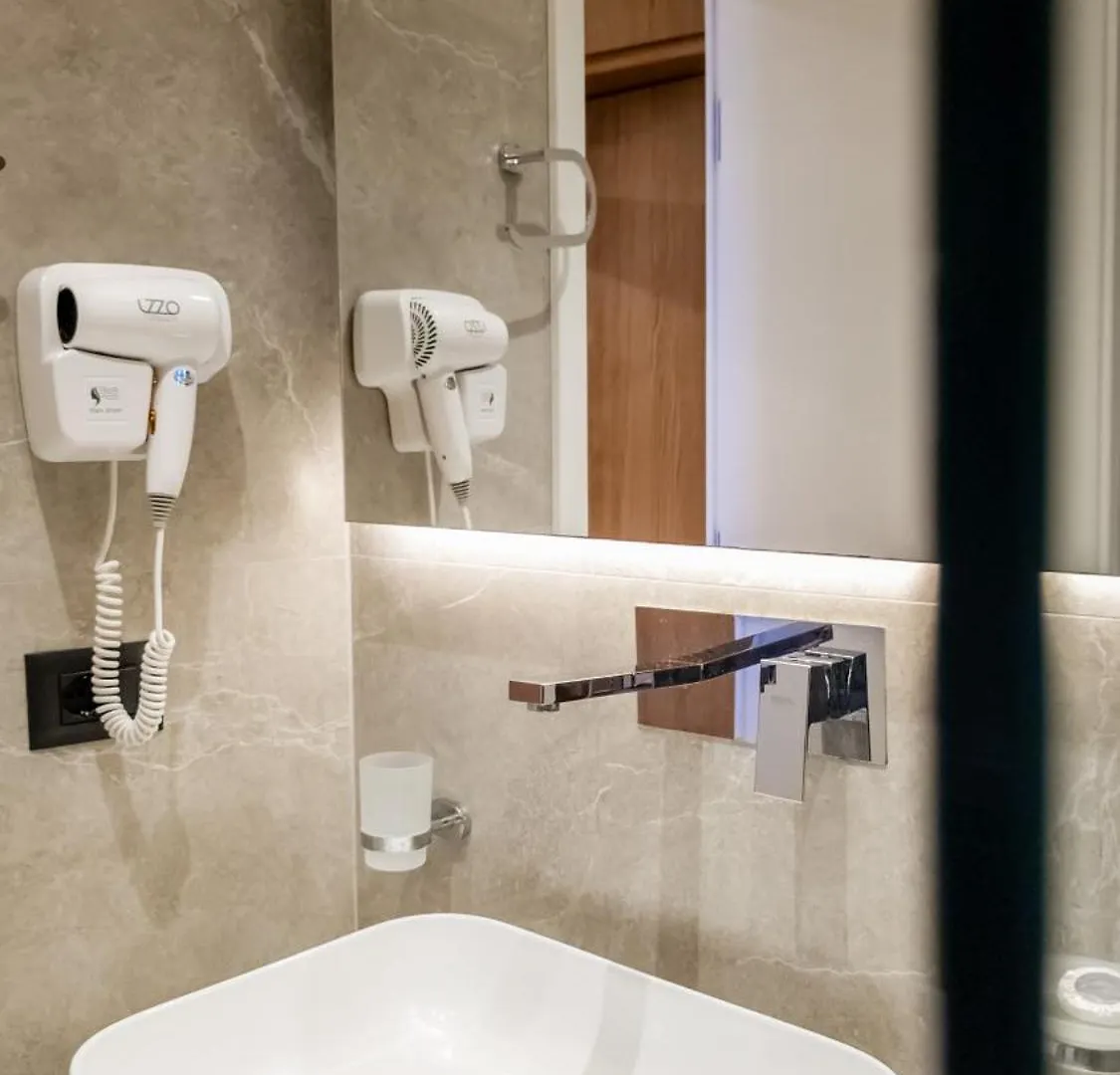 Nobbu Hotel Ksamil 4*,